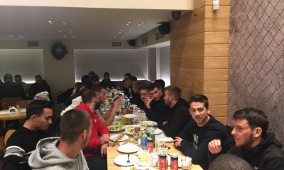 Γεύμα Στην Κεντρική Πλατεία Ηλιούπολης Για Τους Παίκτες Του Ποδοσφαιρικού ΓΣΗ