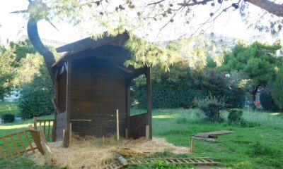 Άγνωστοι Βανδάλισαν Την Γιορτινή Φάτνη Στα Αστυνομικά Ηλιούπολης
