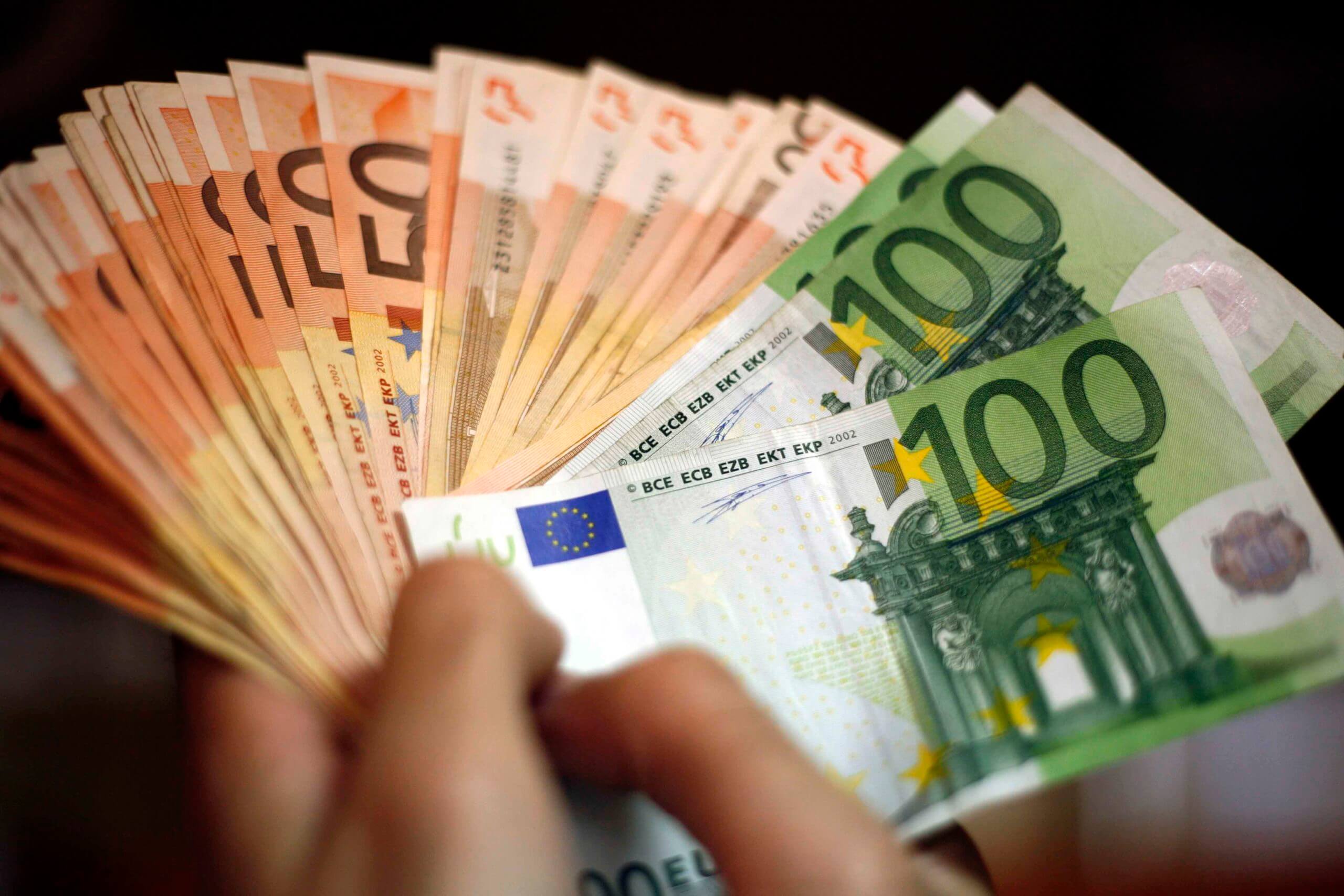 Εταιρεία Στην Ηλιούπολη Έδωσε Μπόνους 2.500 Ευρώ Σε Κάθε Εργαζόμενό Της