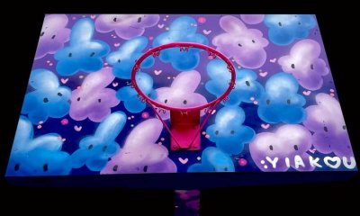 O Street Artist «Υiakou» Μετέτρεψε Μια Μπασκέτα Στα Πολυκλαδικά Ηλιούπολης Σε Έργο Τέχνης