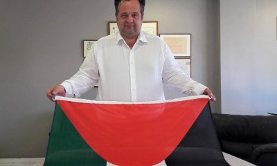 Αναρτήθηκε Η Σημαία Της Παλαιστίνης Στο Δημαρχείο Ηλιούπολης