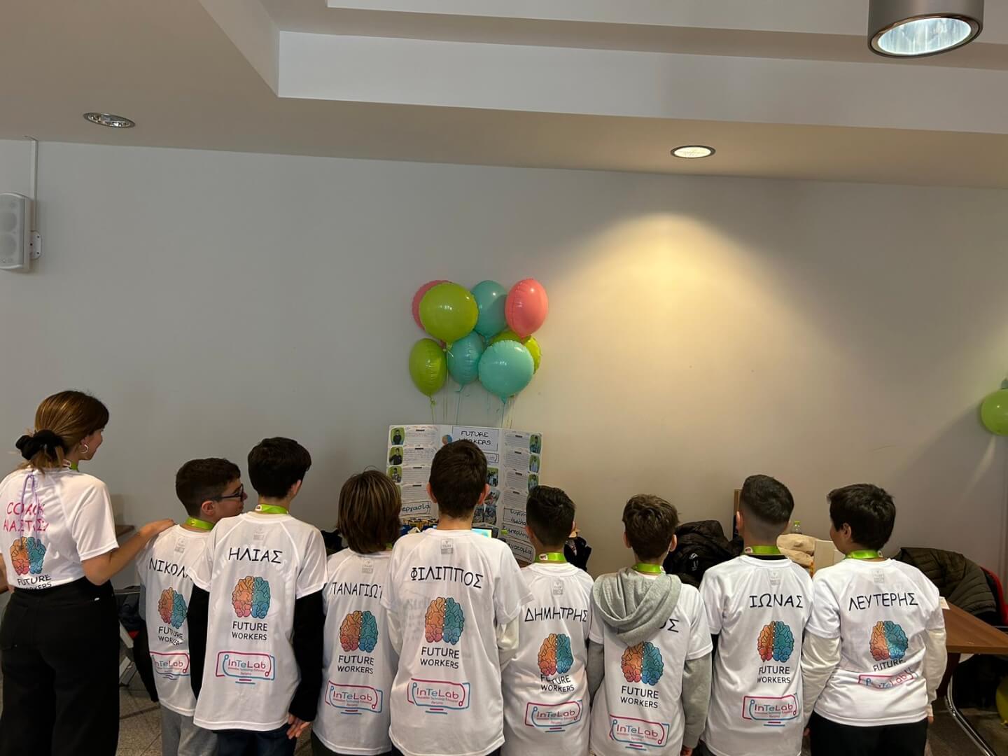 Hλιούπολη: 8 Μαθητές Του 20ου Δημοτικού Στον Τελικό Του Διαγωνισμού Ρομποτικής FIRST LEGO League