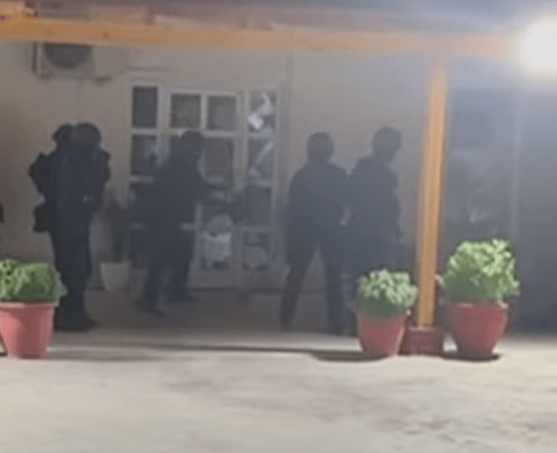 Βίντεο – Ντοκουμέντο Από Την Έφοδο Της ΕΛ.ΑΣ Στα Σπίτια Των Διαρρηκτών Της Ηλιούπολης