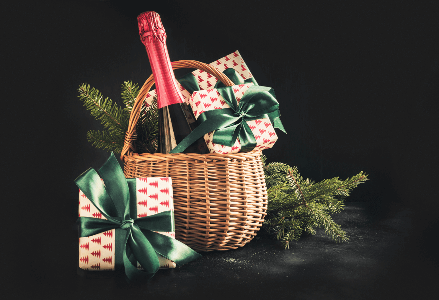 3+1 Ιδέες Δώρων Αν Είστε Καλεσμένοι Σε Χριστουγεννιάτικο Τραπέζι