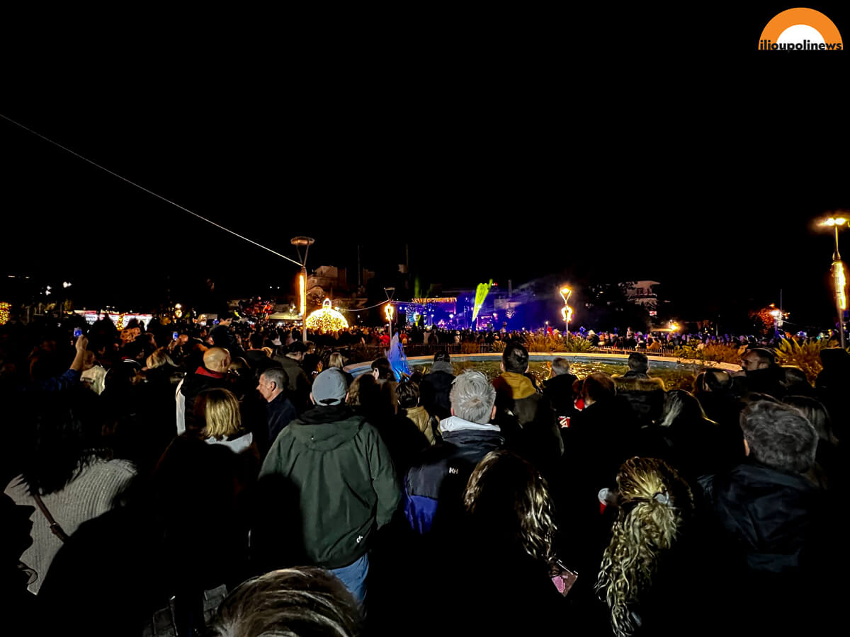 Ηλιούπολη: Τεράστια Επιτυχία Για Την 1η Χρυσή Νύχτα - Χιλιάδες Κόσμου Και Γεμάτοι Δρόμοι (ΦΩΤΟ+VIDEO) 4 XRYSI NYXTA ILIOUPOLI 05 Ηλιούπολη: Τεράστια Επιτυχία Για Την 1η Χρυσή Νύχτα - Χιλιάδες Κόσμου Και Γεμάτοι Δρόμοι (ΦΩΤΟ+VIDEO)
