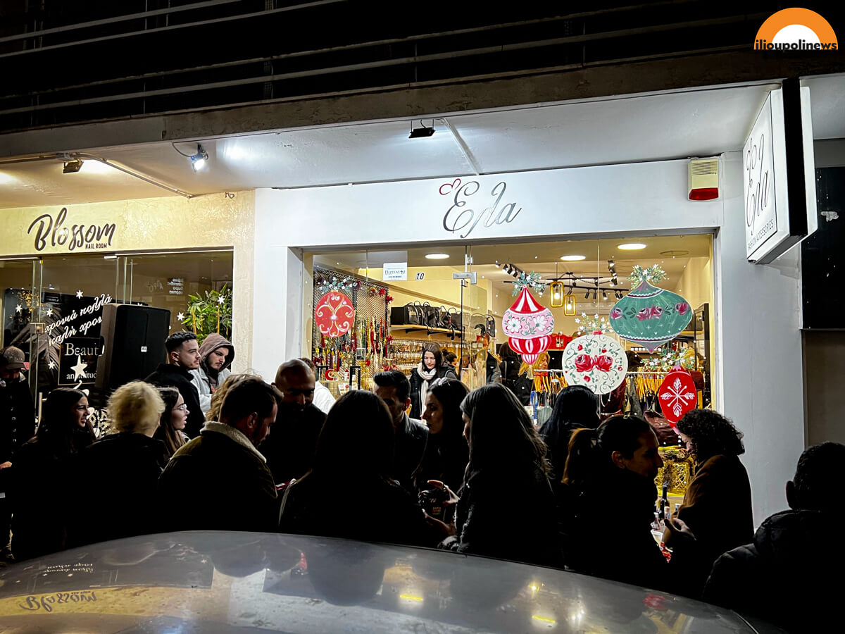 Ηλιούπολη: Τεράστια Επιτυχία Για Την 1η Χρυσή Νύχτα - Χιλιάδες Κόσμου Και Γεμάτοι Δρόμοι (ΦΩΤΟ+VIDEO) 7 XRYSI NYXTA ILIOUPOLI 08 Ηλιούπολη: Τεράστια Επιτυχία Για Την 1η Χρυσή Νύχτα - Χιλιάδες Κόσμου Και Γεμάτοι Δρόμοι (ΦΩΤΟ+VIDEO)