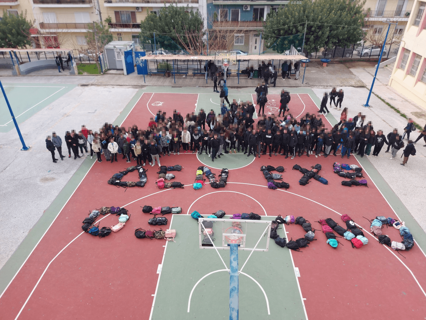 Μαθητές Του 4ου Γυμνασίου Ηλιούπολης Έδωσαν Ένα Δυνατό «Μήνυμα» Για Τα Τέμπη