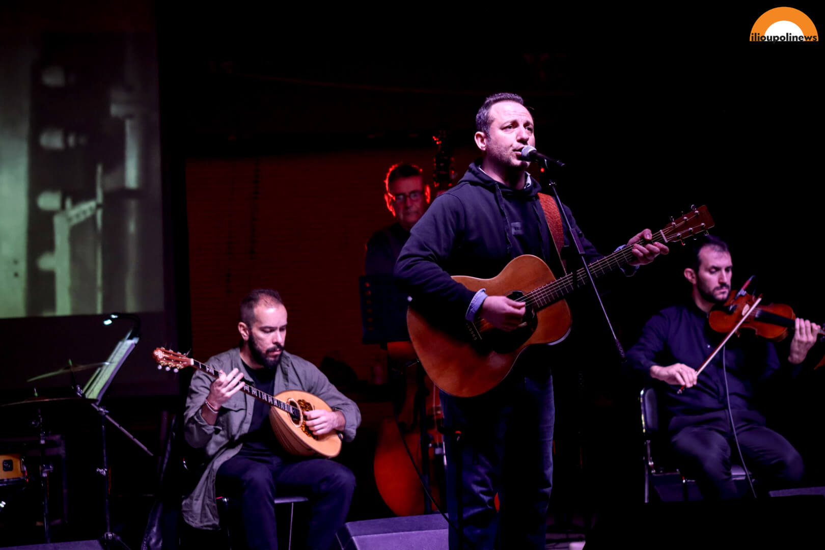 synavlia ergazomenoi 03 Μια Συναυλία Γεμάτη Αλληλεγγύη Και Παλμό Για Τους Συμβασιούχους Στο Κατάμεστο Κλειστό Της Ηλιούπολης (ΦΩΤΟ)