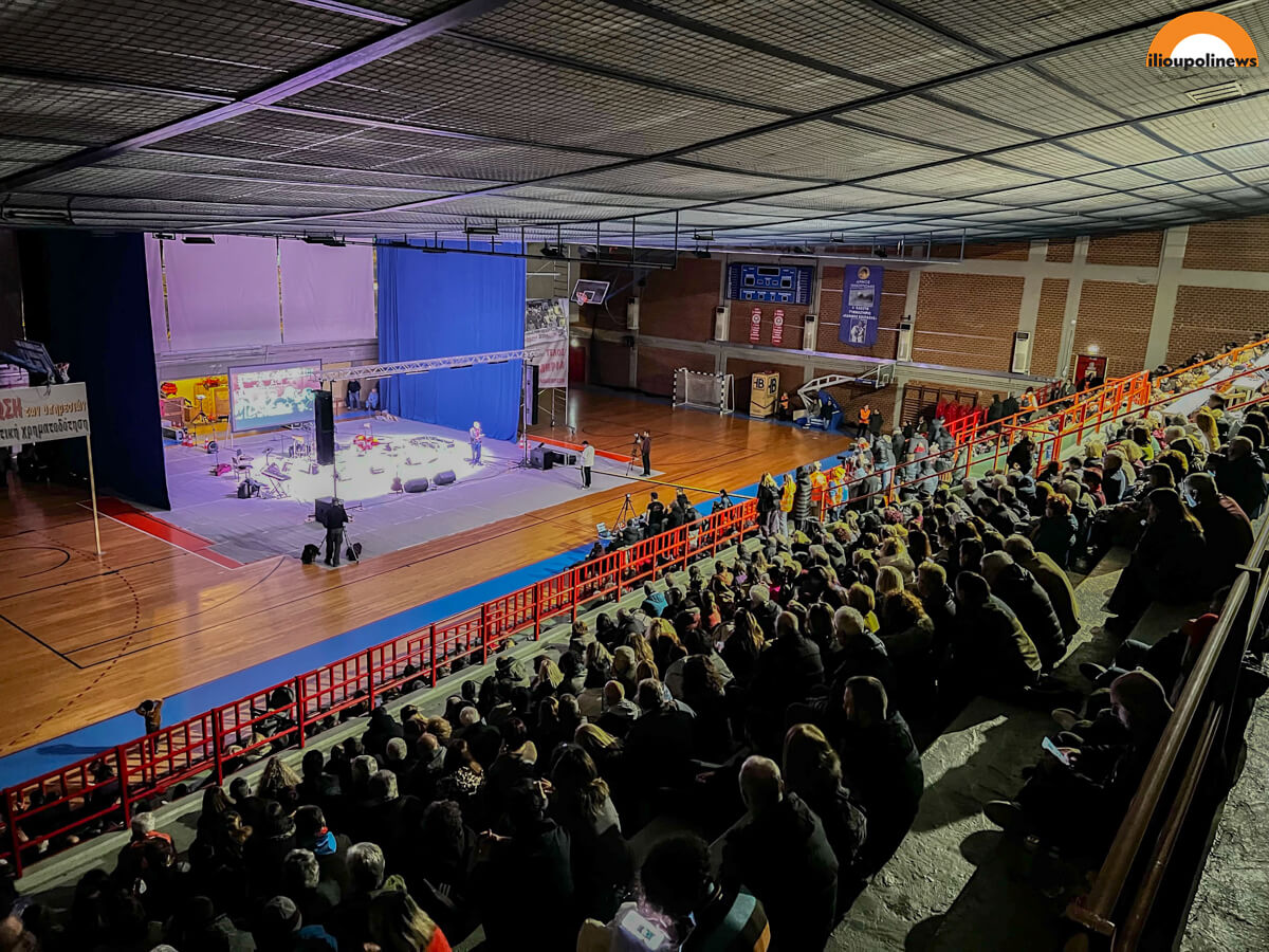 Μια Συναυλία Γεμάτη Αλληλεγγύη Και Παλμό Για Τους Συμβασιούχους Στο Κατάμεστο Κλειστό Της Ηλιούπολης (ΦΩΤΟ)