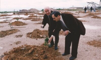 H Ιστορική Φωτογραφία Του Τάσου Ευσταθίου Από Το ΚΥΤ Ηλιούπολης Και Το Μήνυμά Του Για Την Τοπική Κοινωνία