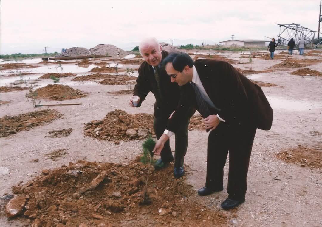 H Ιστορική Φωτογραφία Του Τάσου Ευσταθίου Από Το ΚΥΤ Ηλιούπολης Και Το Μήνυμά Του Για Την Τοπική Κοινωνία