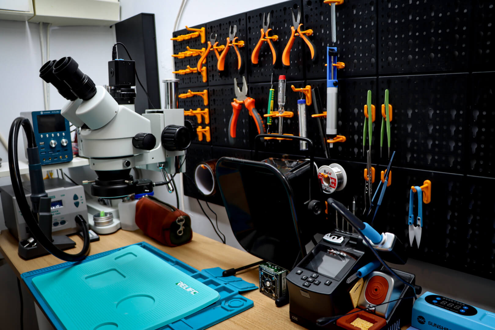 redtech advertorial 5 RedTech: Nέο Κατάστημα Τεχνολογίας Και Service Συσκευών Στην Ηλιούπολη