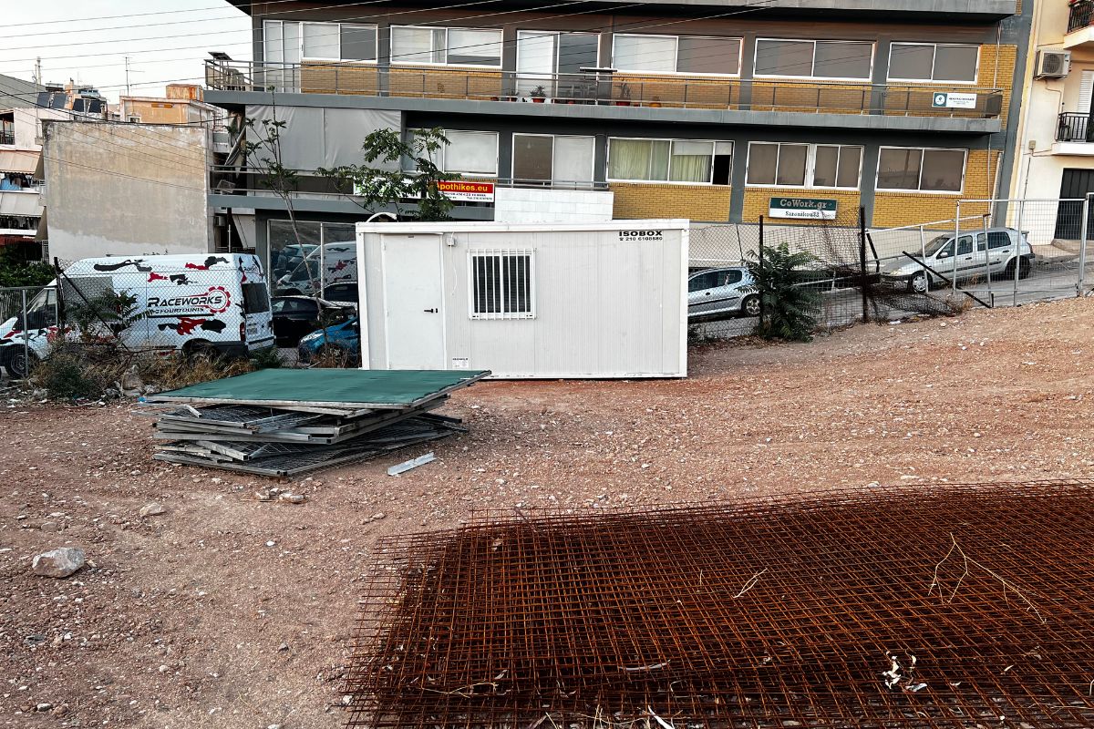 Ηλιούπολη: Με Άδεια Από Το ΥΠΕΝ Η Τοποθέτηση Container Στο Οικόπεδο Δίπλα Στο Χαλικάκι