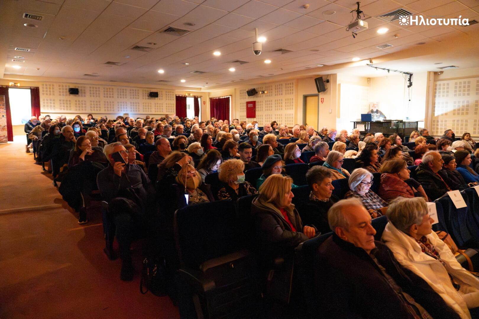 2i proboli ntokimanter 08 Ηλιούπολη: Γέμισε Για 2η Φορά Το Δημοτικό Θέατρο Για Το Ντοκιμαντέρ «100 Χρόνια Ηλιούπολη»