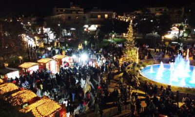 Ηλιούπολη: Γέμισε Κόσμο Η Κεντρική Πλατεία Στο Άναμα Του Χριστουγεννιάτικου Δέντρου