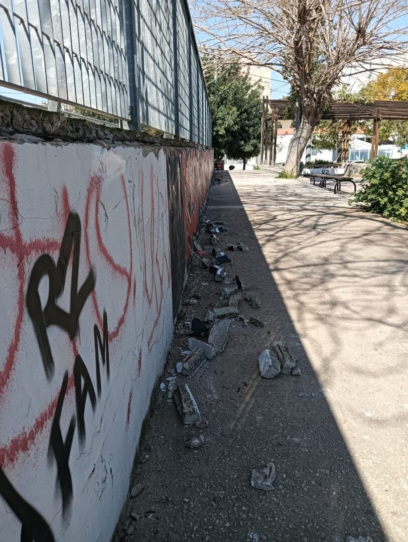 650814664 1545661270897675 1642592519915285562 n 1 Απίστευτο Περιστατικό Βανδαλισμού Στην Ηλιούπολη - Ξήλωσαν Τοίχο Στο Πάρκο Αγίου Νικολάου