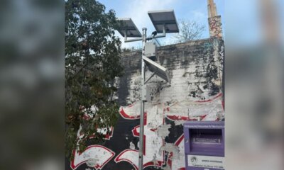 Τι Είναι Οι Νέοι Πυλώνες Που Βλέπουμε Έξω Απο Σχολεία – Η Εξήγηση