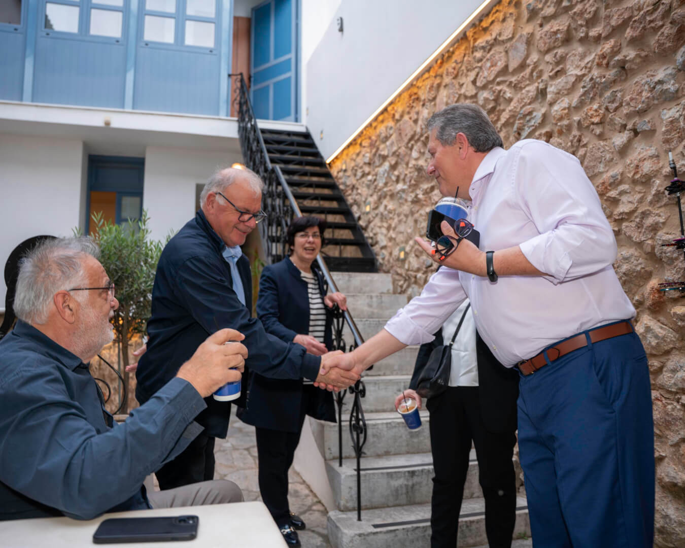 2026 05 07 Athansios Mpirlis Metamorphosis Museum Irakleidon DSC08386 Λαμπερά Εγκαίνια Στην Έκθεση Του Ηλιουπολίτη Εικαστικού Θανάση Μπίρλη
