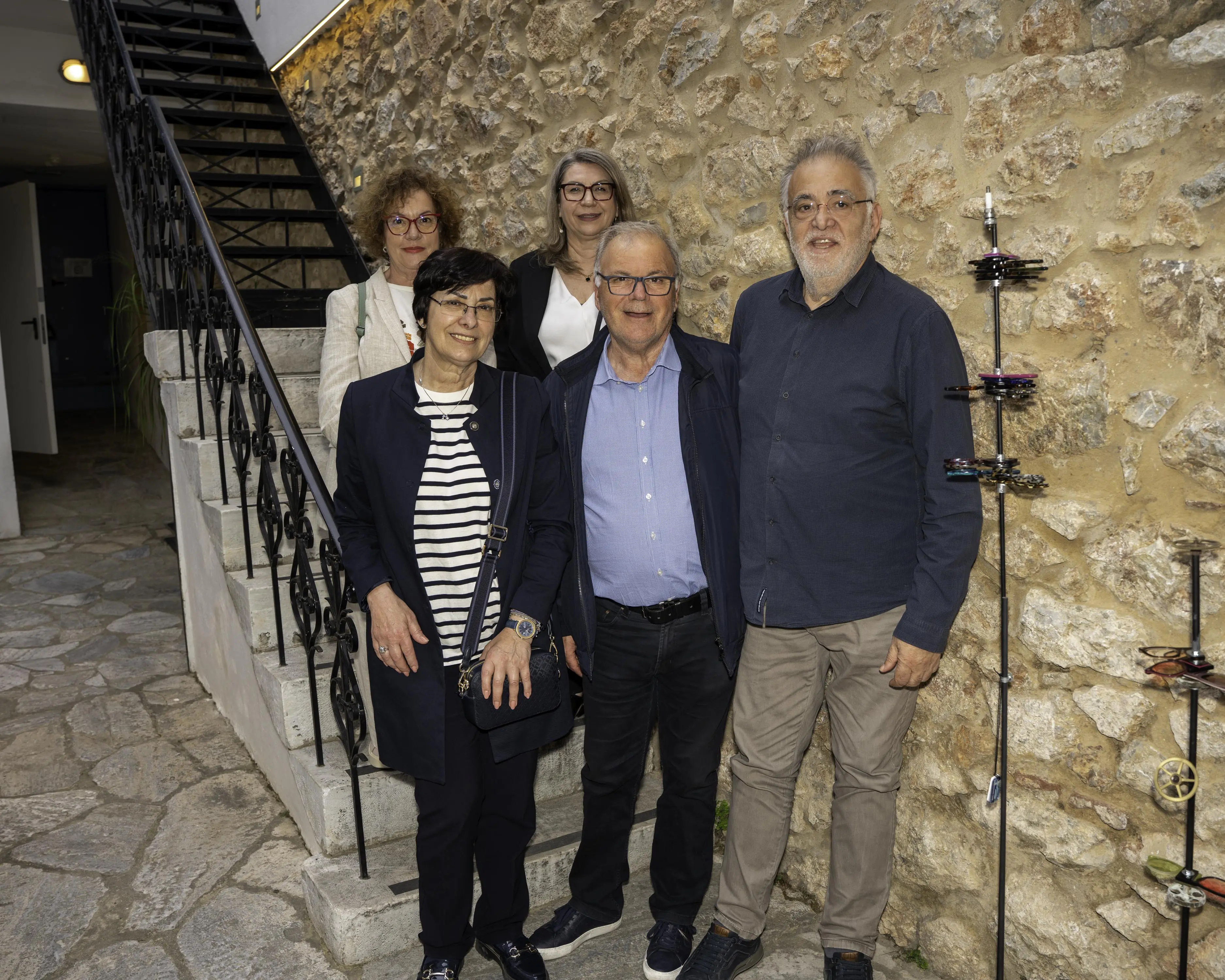 2026 05 07 Athansios Mpirlis Metamorphosis Museum Irakleidon DSC08402 Λαμπερά Εγκαίνια Στην Έκθεση Του Ηλιουπολίτη Εικαστικού Θανάση Μπίρλη