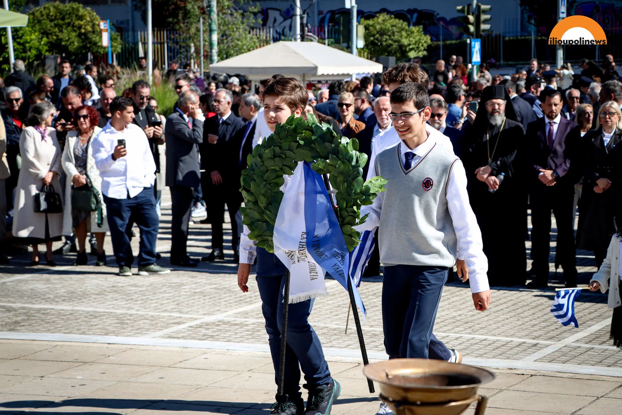Φωτορεπορτάζ: Με Λαμπρότητα Και Πλήθος Κόσμου Ο Εορτασμός Της 28ης Οκτωβρίου Στην Ηλιούπολη 74 PARELASI 281026 73 Φωτορεπορτάζ: Με Λαμπρότητα Και Πλήθος Κόσμου Ο Εορτασμός Της 28ης Οκτωβρίου Στην Ηλιούπολη